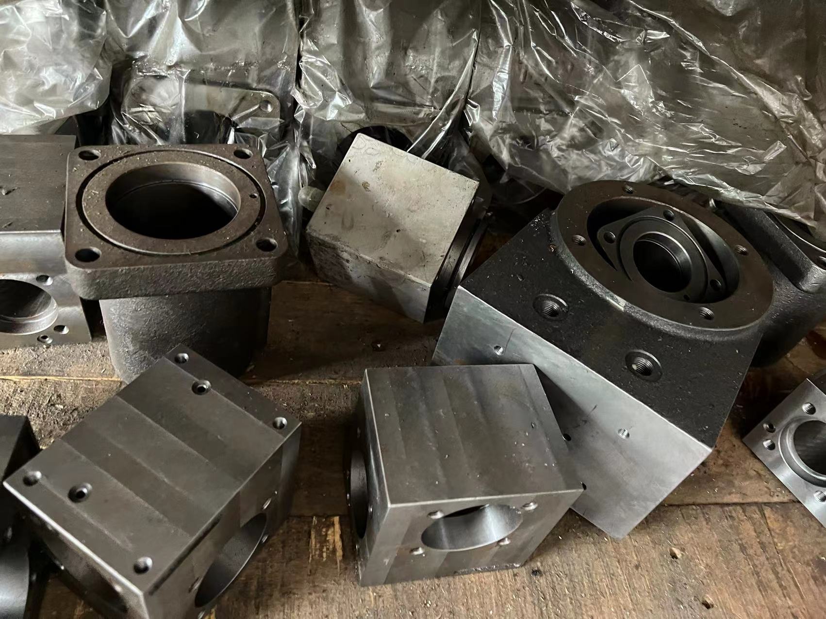 QT600-3 QT600-3 Spheroidal Cast Iiron cnc قطع غيار ماكينات صب الرمل