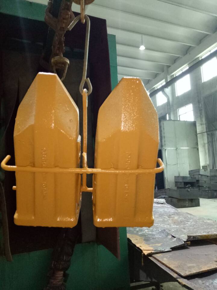J550 كاتربيلر حفارة دلو الأسنان الحصول على أجزاء دلو الأسنان نقطة 138-6552