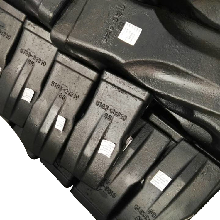 61NB-31320 R450 قطع غيار ماكينات التعدين Hyundai Bucket Tooth Adapter